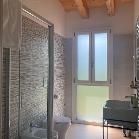 Lantgård Lombardi Bologna - San Lazzaro
